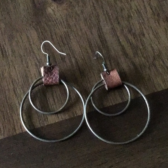 Jewelry - Hoop earrings.  New